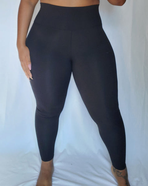 Curvy Signature Second Skin High Waisted Leggings - Black